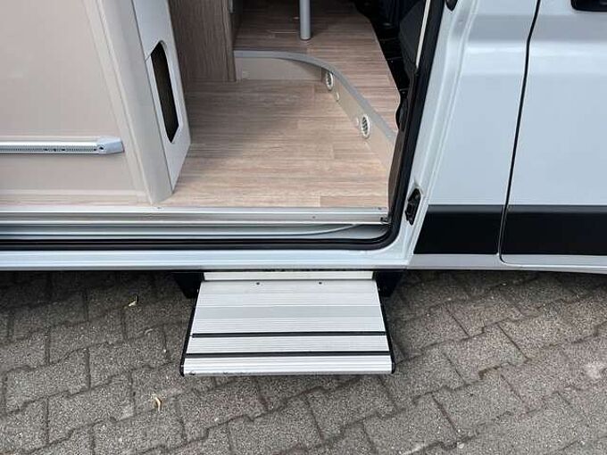 Chausson V594 Road Line VIP